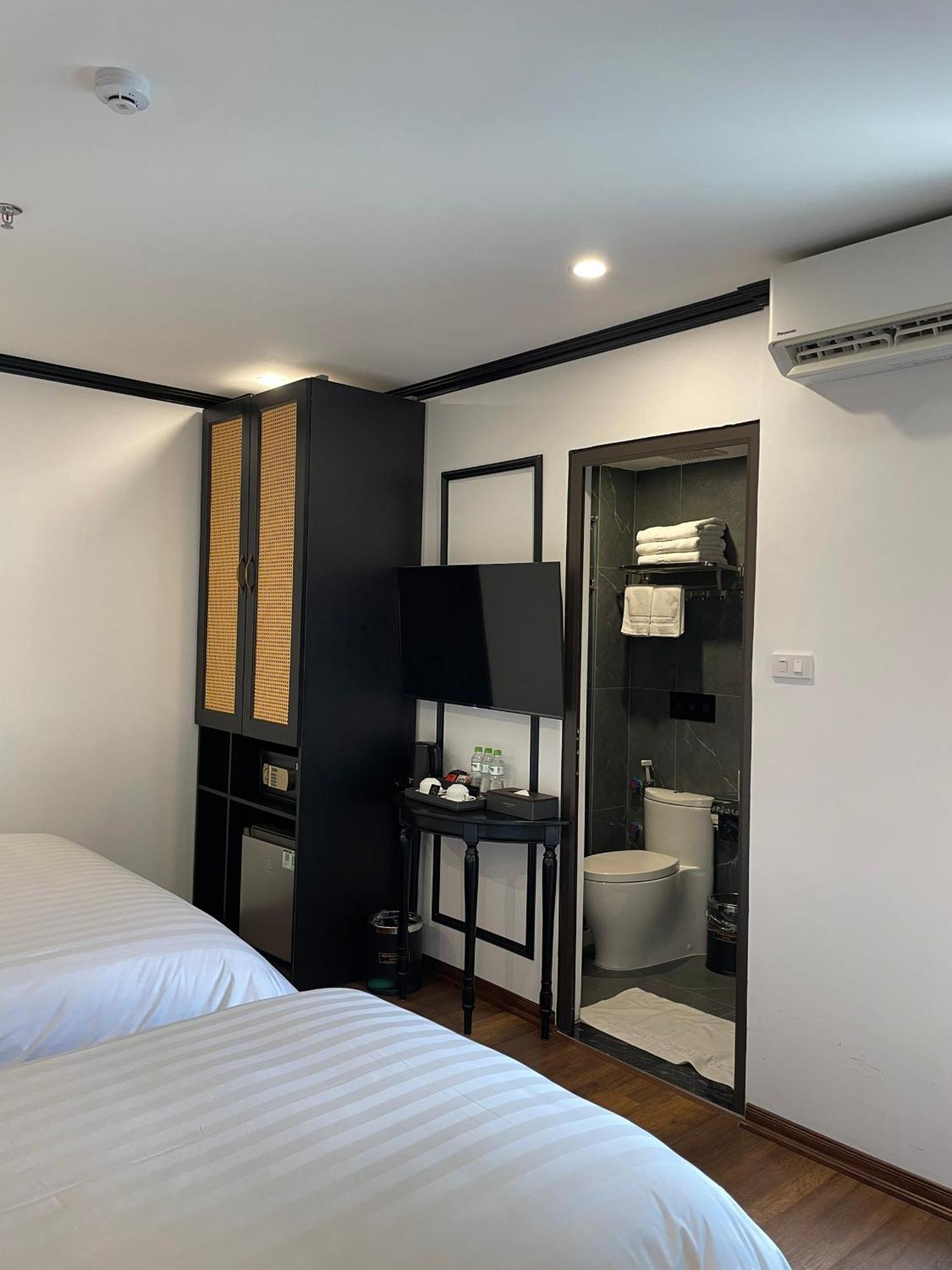 Aquarius Premium Hotel Hanoi Exteriör bild